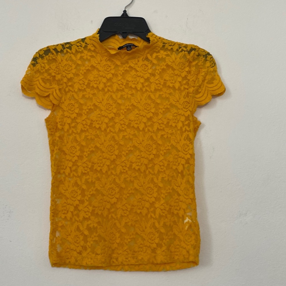 Floral lace short sleeve mock top